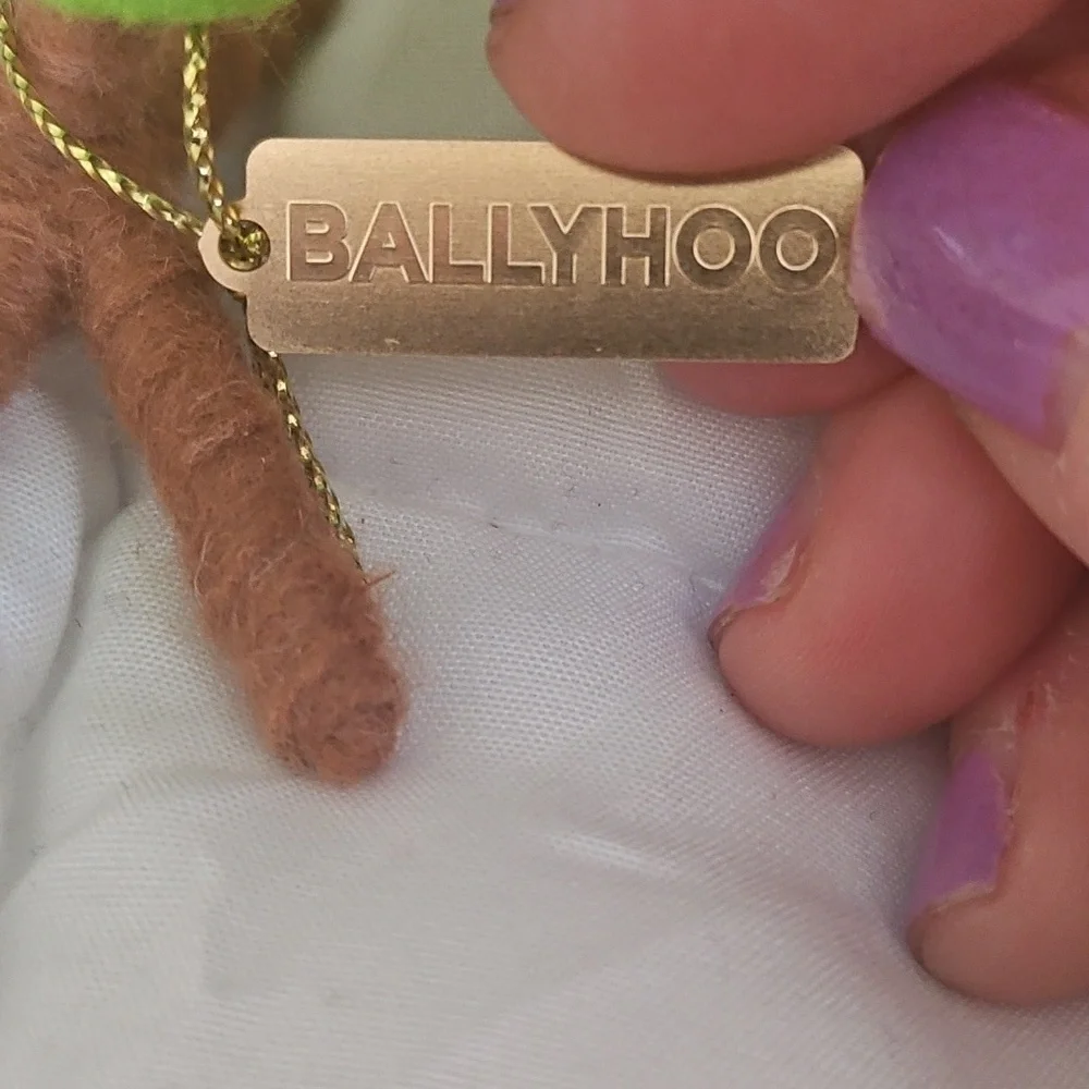 Wondershop Sparkling Bird - Ballyhoo